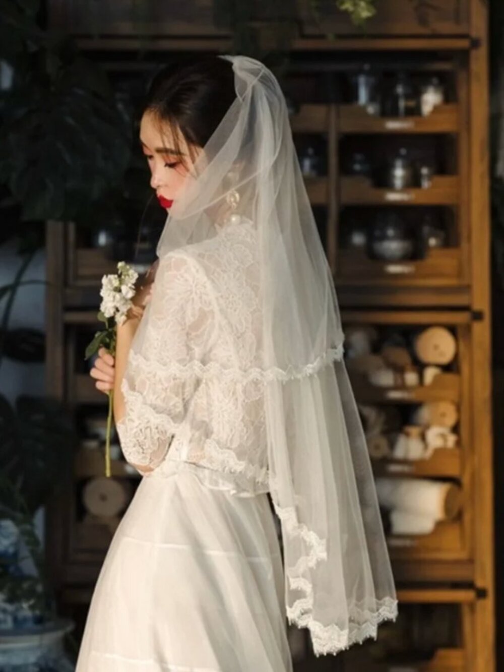 Floral Lace Short Wedding Veil